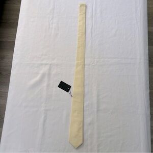 NWT yellow, and white men’s tie